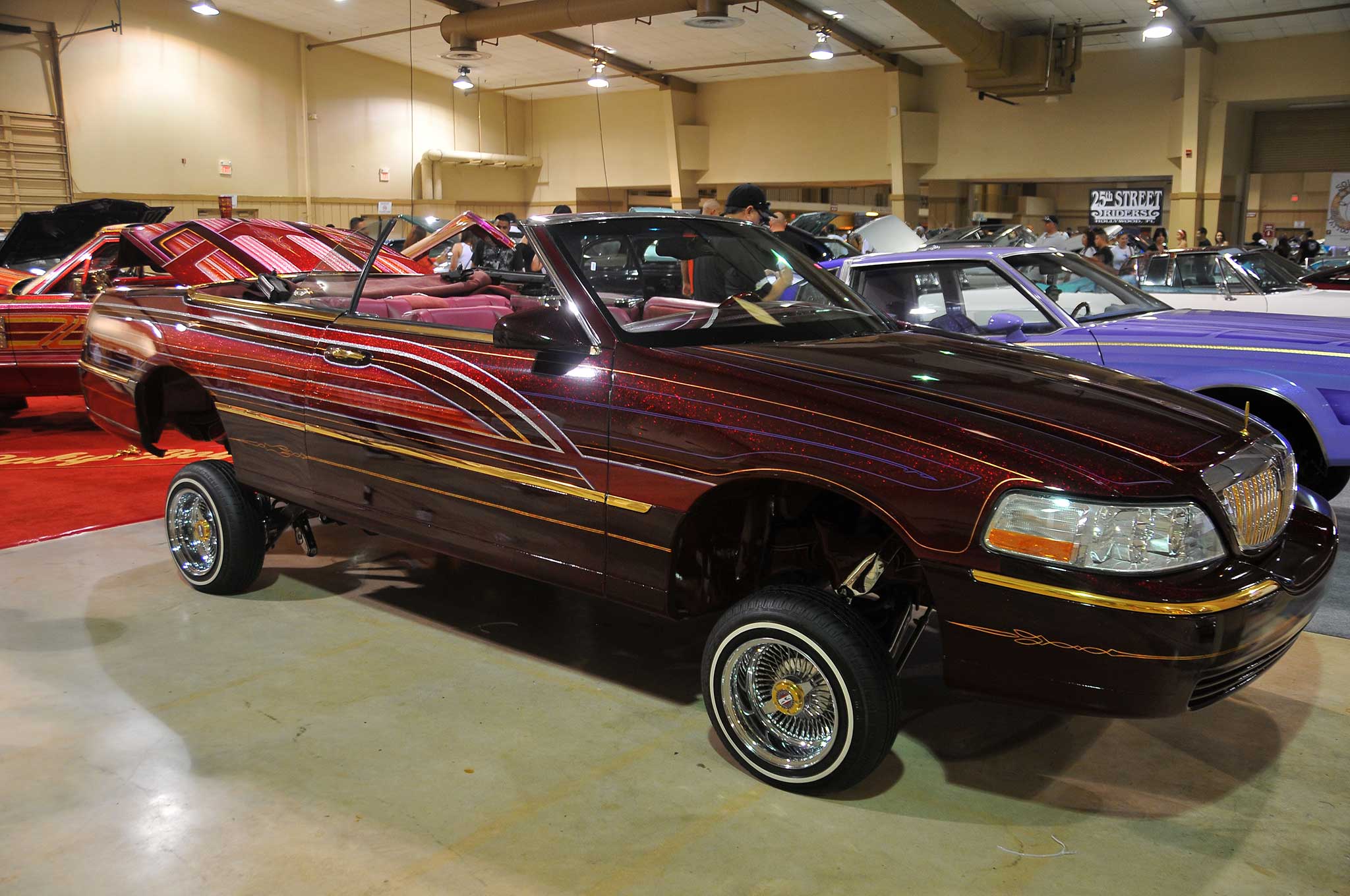 2016 Miami Lowrider Super Show Convertible Towncar 2016 Miami Lowrider Super Show Convertible Towncar