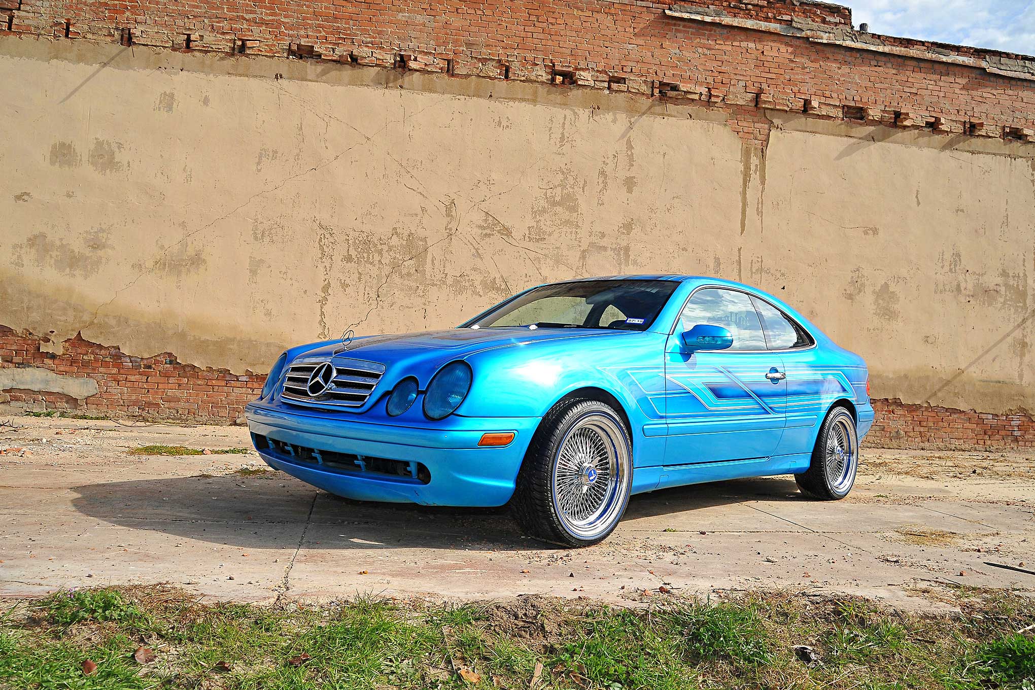 2002 MercedesBenz CLK320 A Foreign Affair