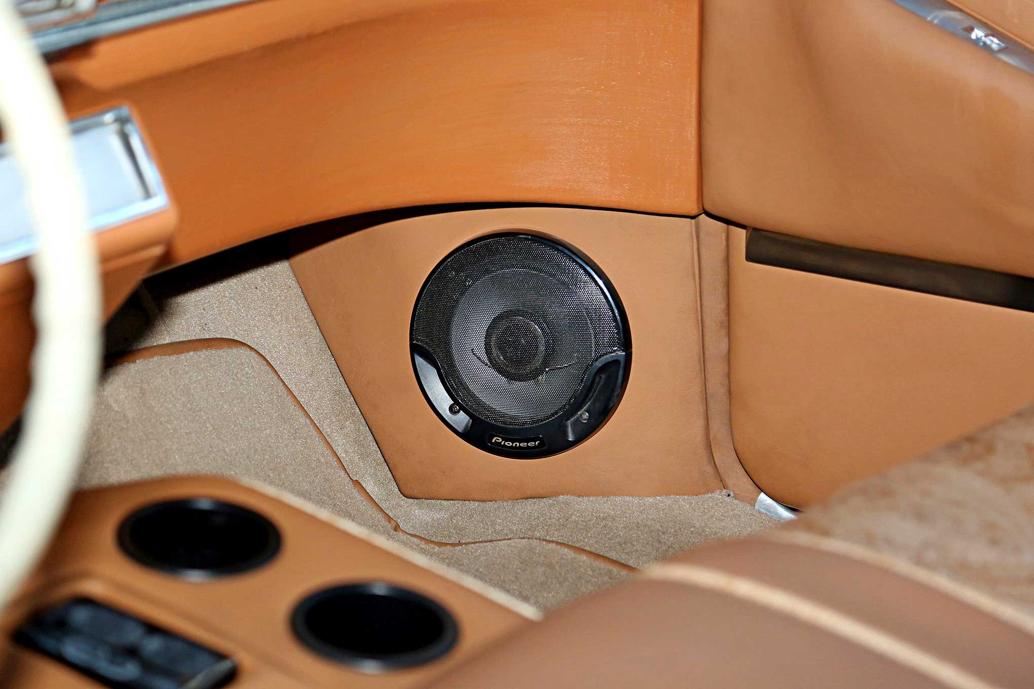 cadillac speakers
